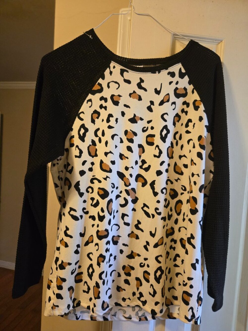 Sunshine & Rodeo M black waffle & leopard print, very cute